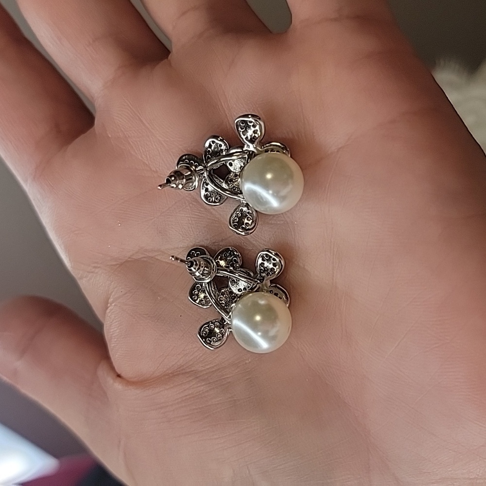 Elegant Silver and White Pearl Cluster Earrings - Picture 6 of 6